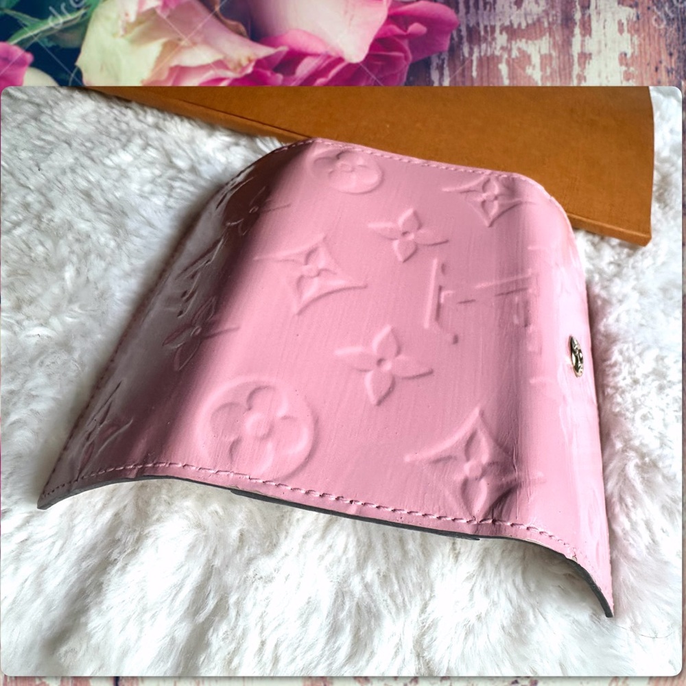 LOUIS VUITTON VERNIS PALE PINK MULTICLES KEY CASE - Picture 5 of 12